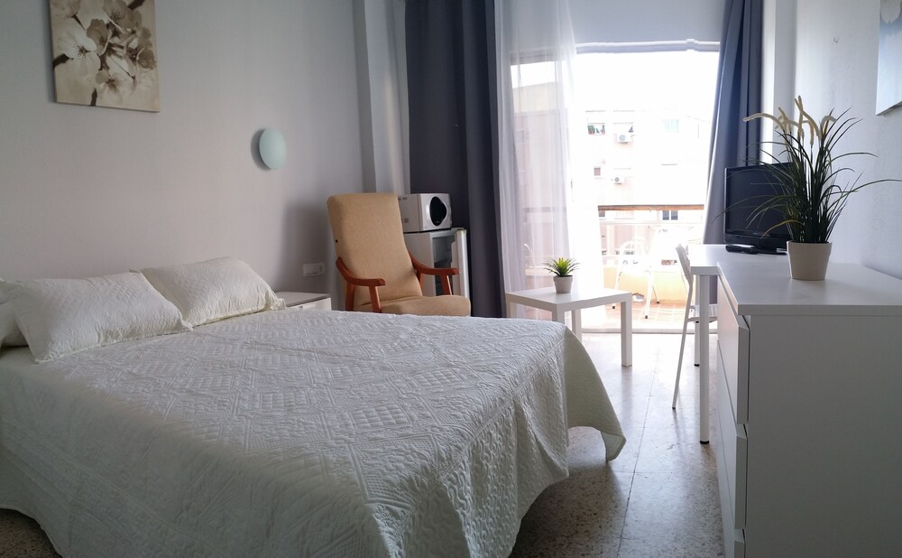 Carlos Rooms