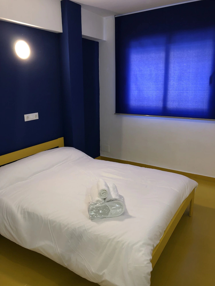 Click & Room