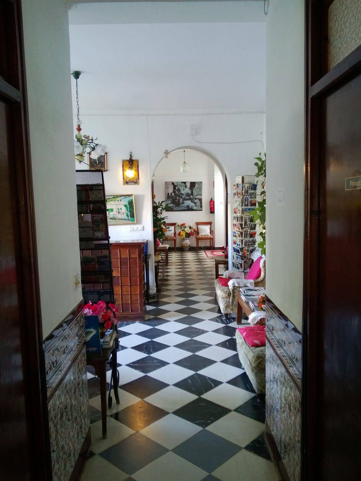 Hostal Escandinavia