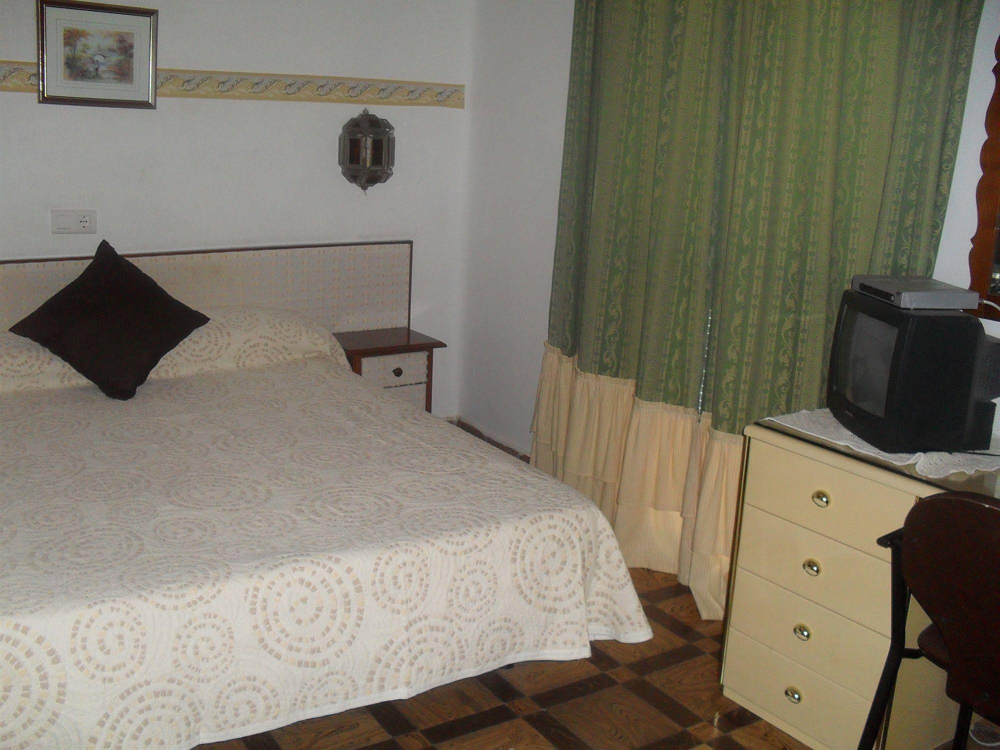 Hostal Escandinavia