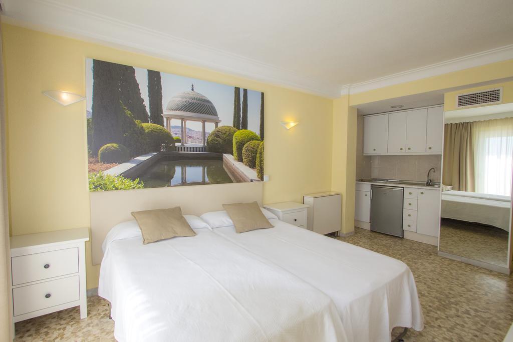 Playa Miguel Beach Club & Aparthotel