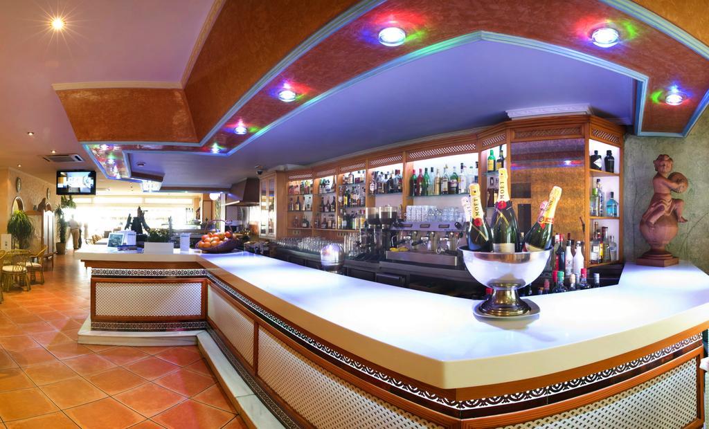 Playa Miguel Beach Club & Aparthotel