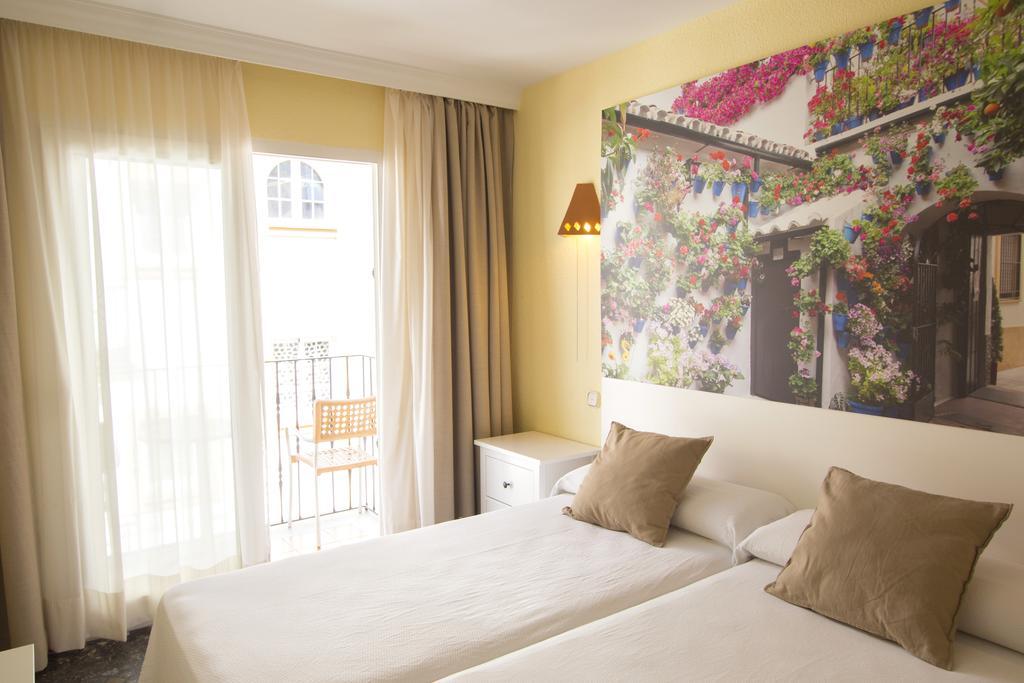 Playa Miguel Beach Club & Aparthotel