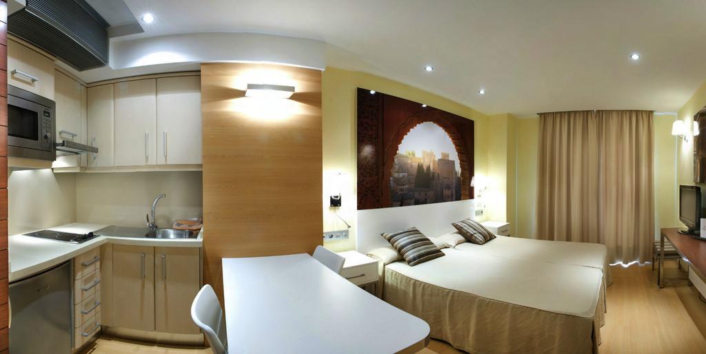 Playa Miguel Beach Club & Aparthotel