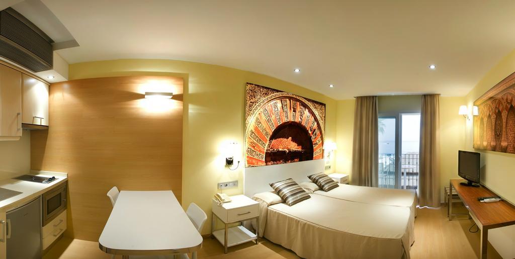 Playa Miguel Beach Club & Aparthotel