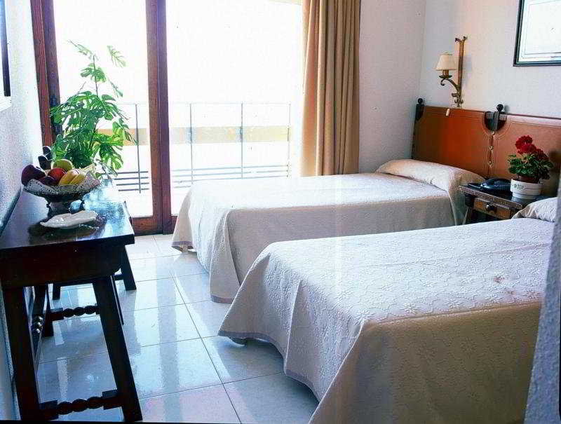 Apartamentos La Roca Rentals