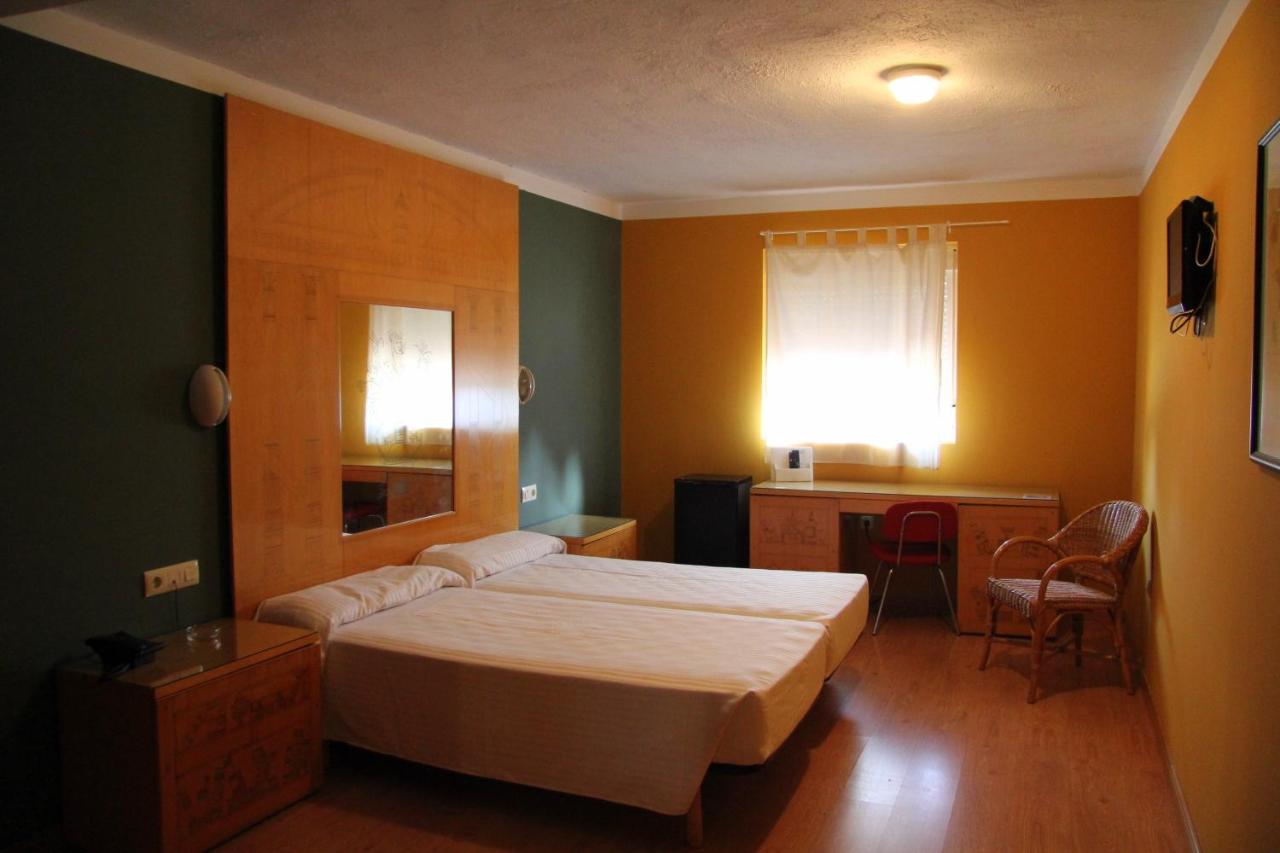 AHC Hoteles Low Cost Cáceres
