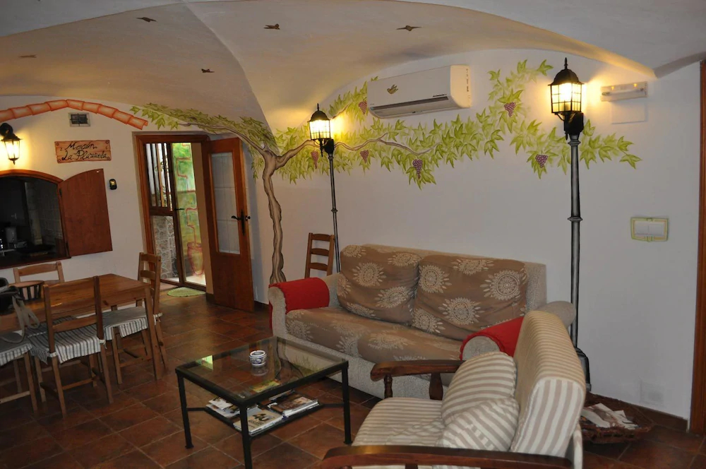 Apartamentos La Casa Pintada