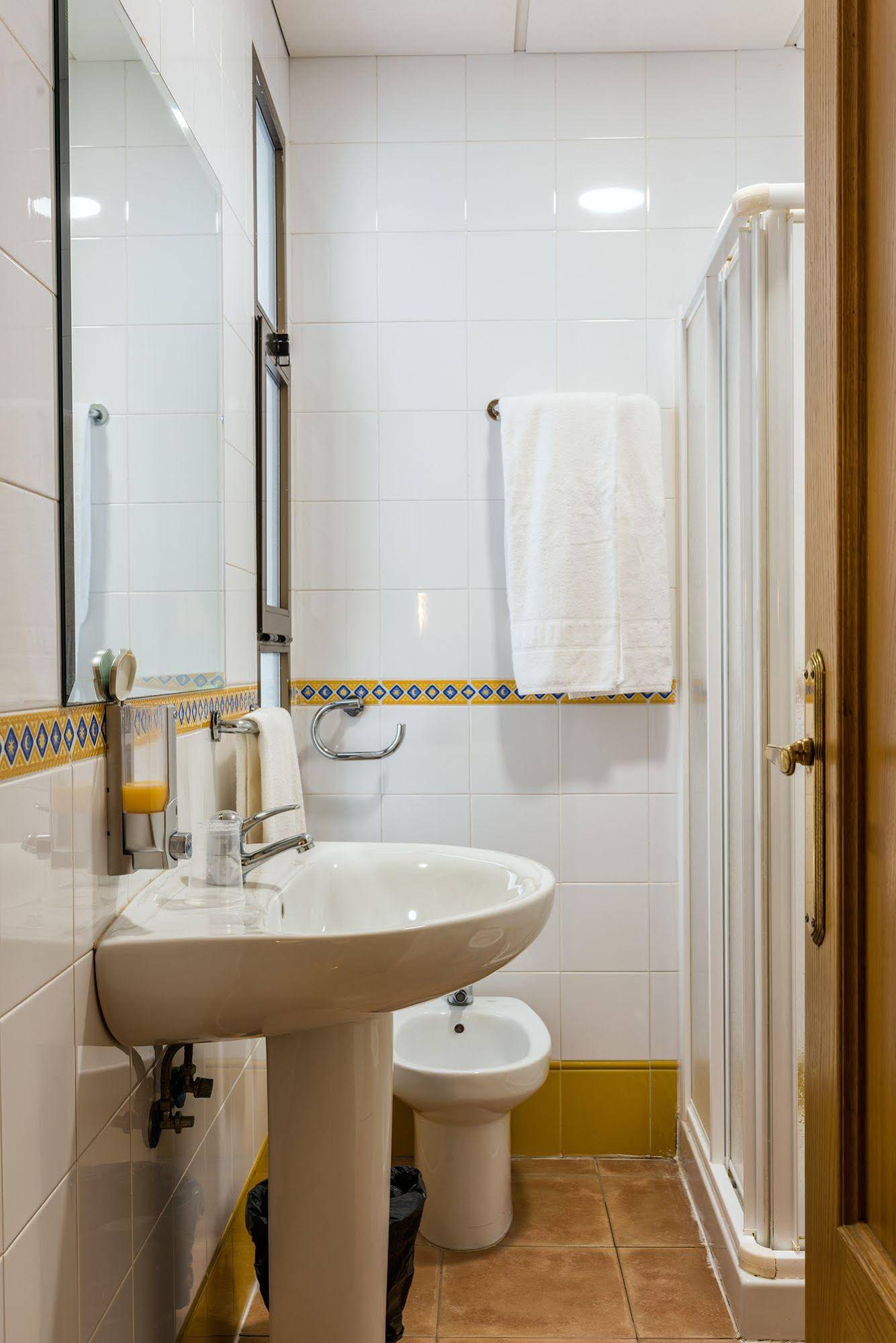 Kubik Hotel
