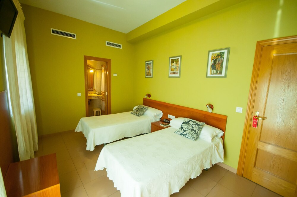 Hotel Dora