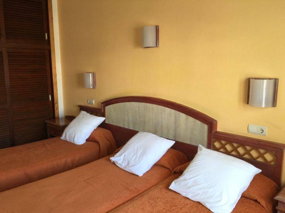 Hostal Illes Pitiuses