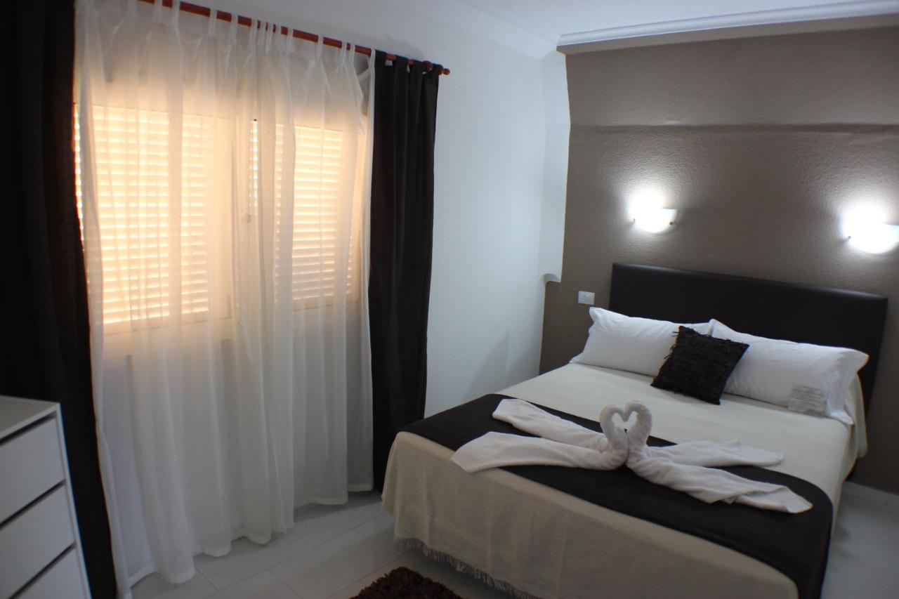 Apartamentos La Pirámide