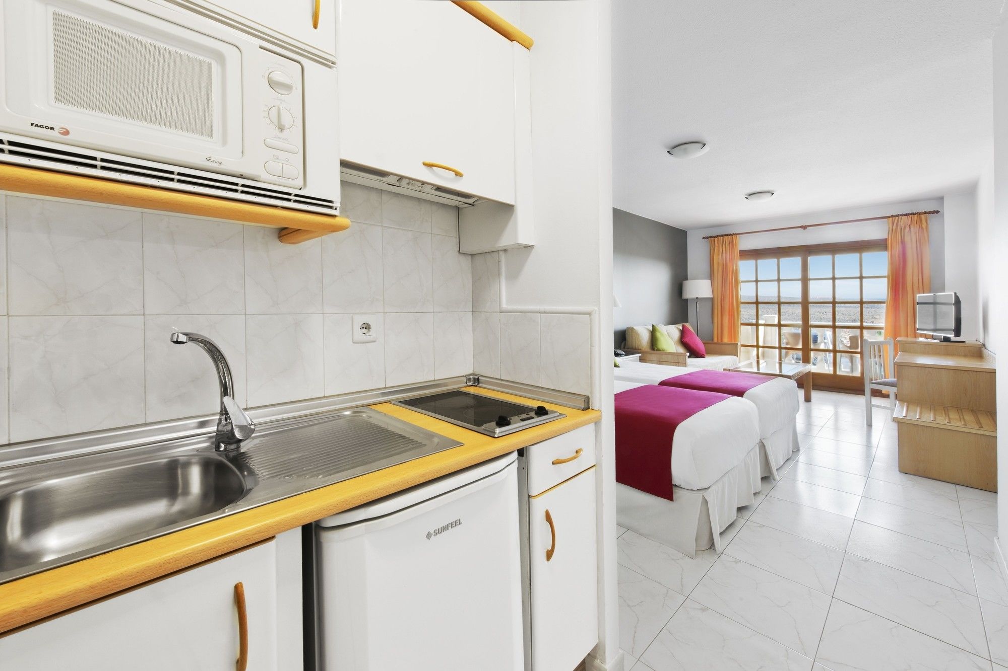 Elba Castillo San Jorge & Antigua Suite Hotel