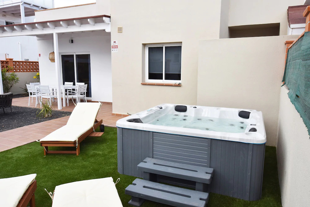 Fuerte Holiday Villa Jacuzzi & Style