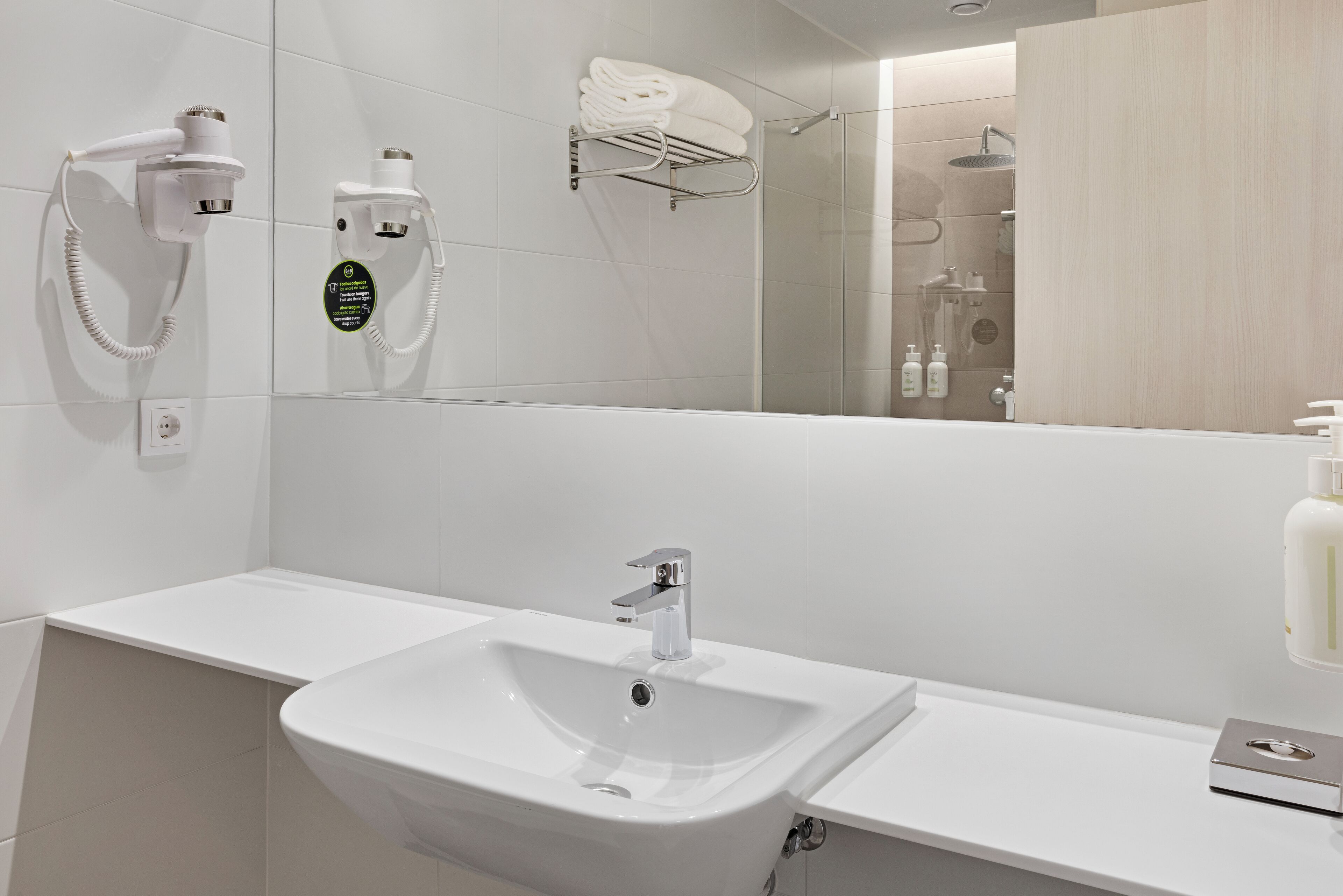 B&B HOTEL Santiago Milladoiro