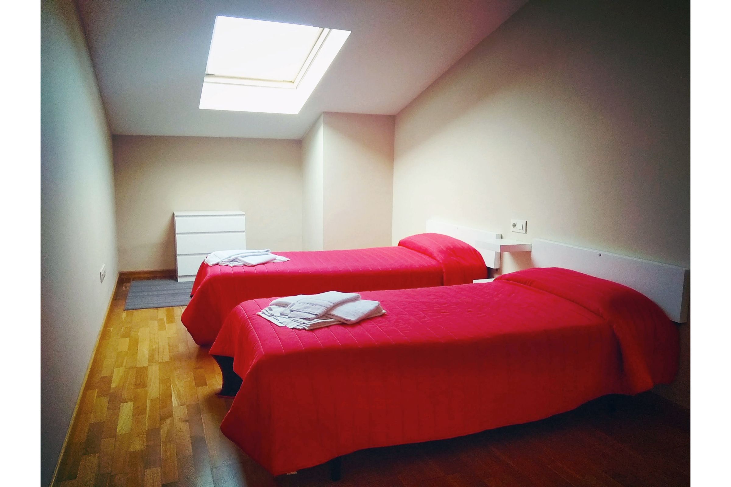 Apartamentos Playa de las Catedrales 3000