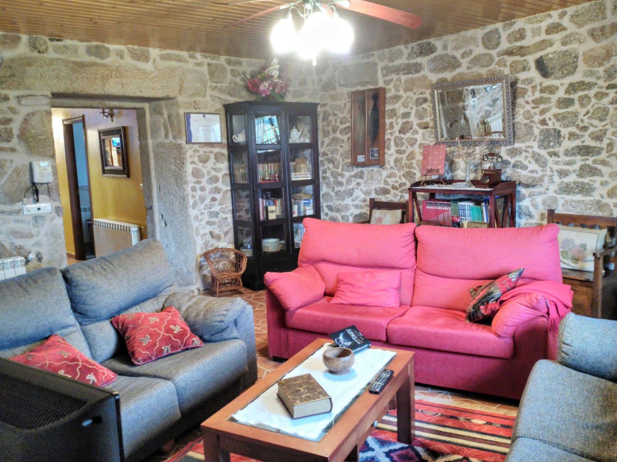 Casa Rural Os Carballos