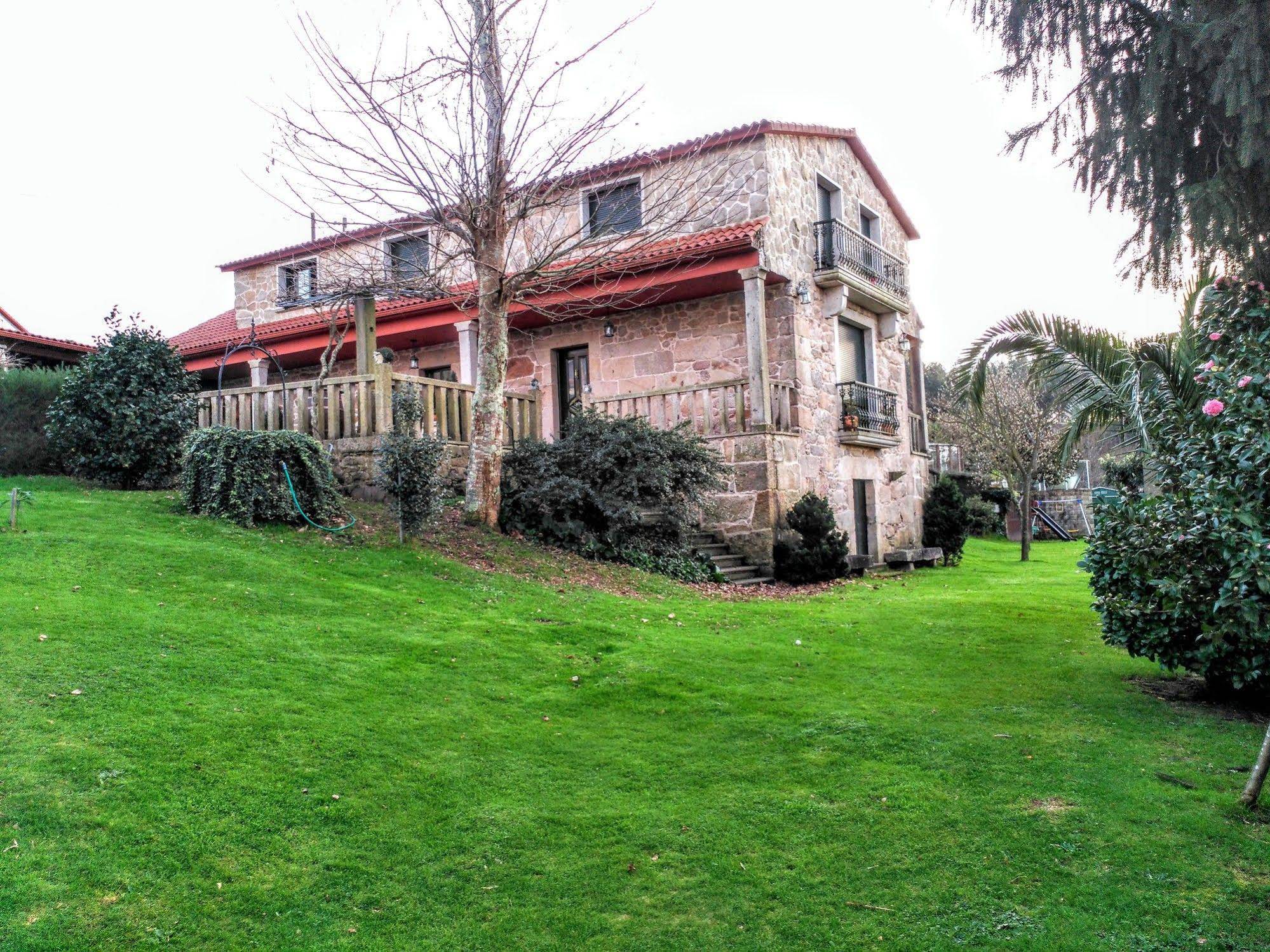 Casa Rural Os Carballos