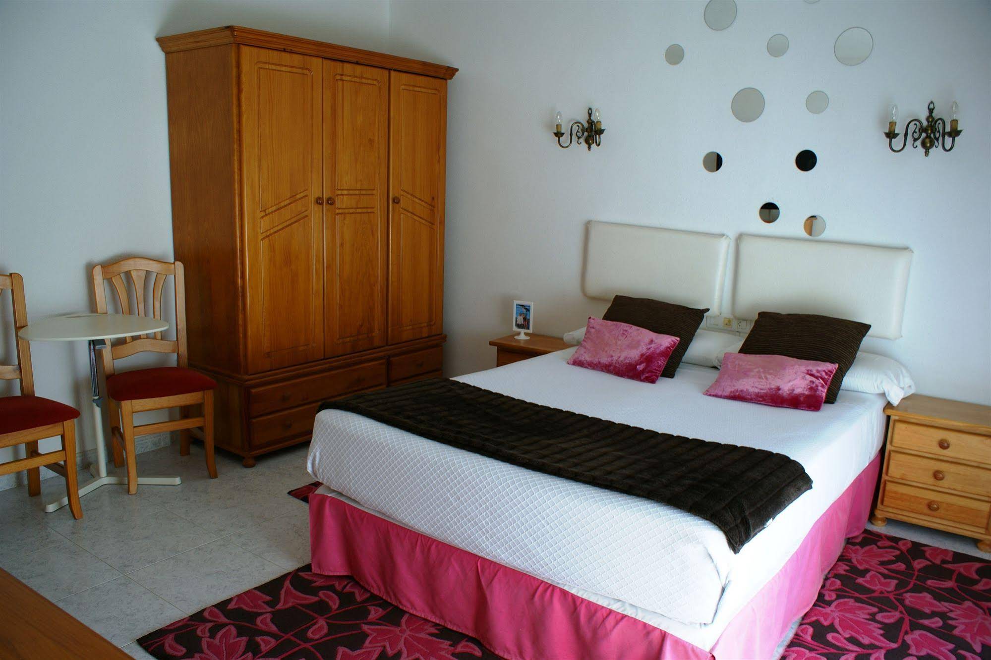 Rodeiramar 2A Hostal & Apartamentos
