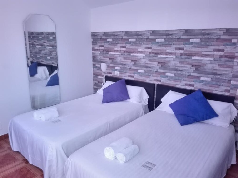 Hotel Playa de Quenxe