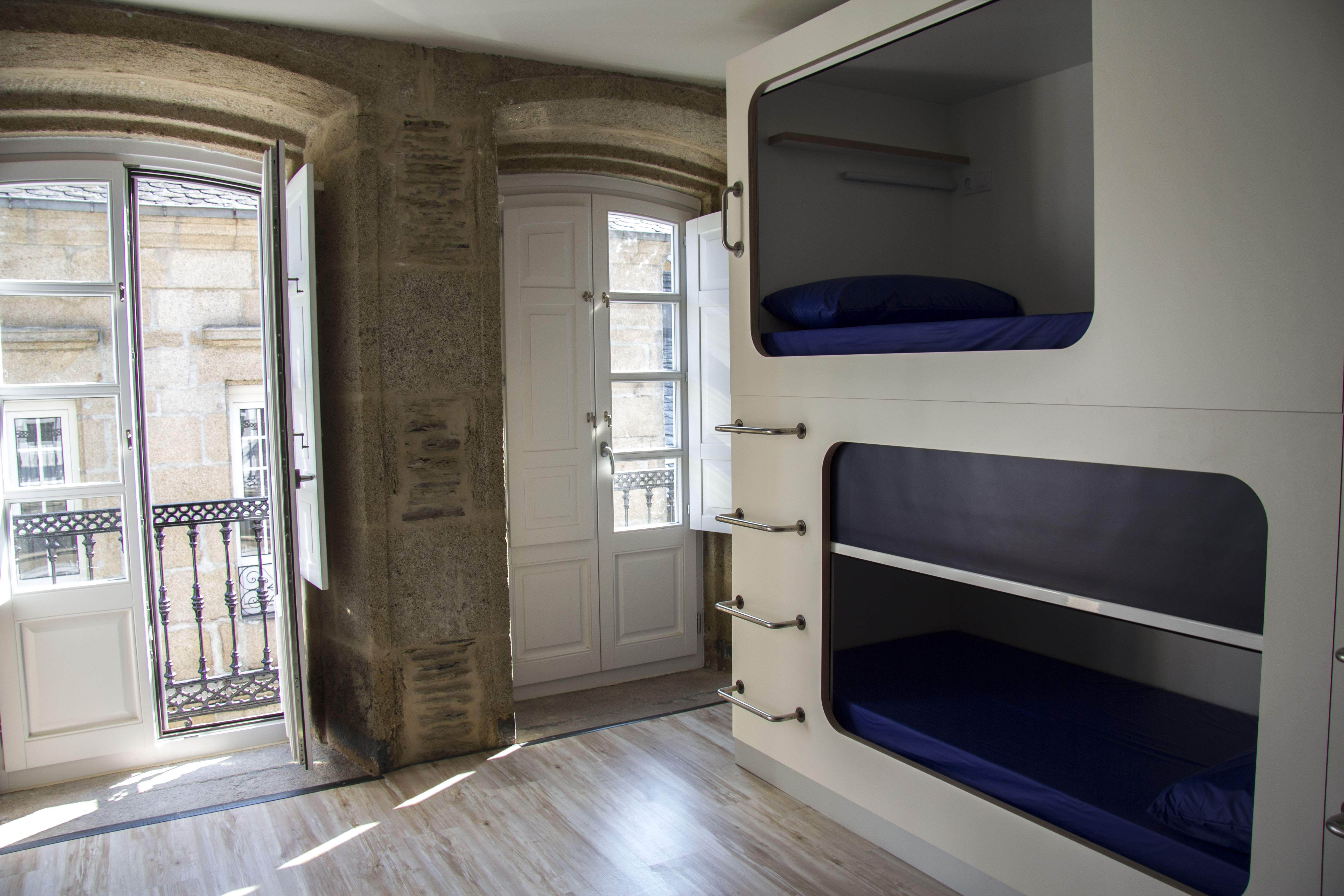 Hostel Cross