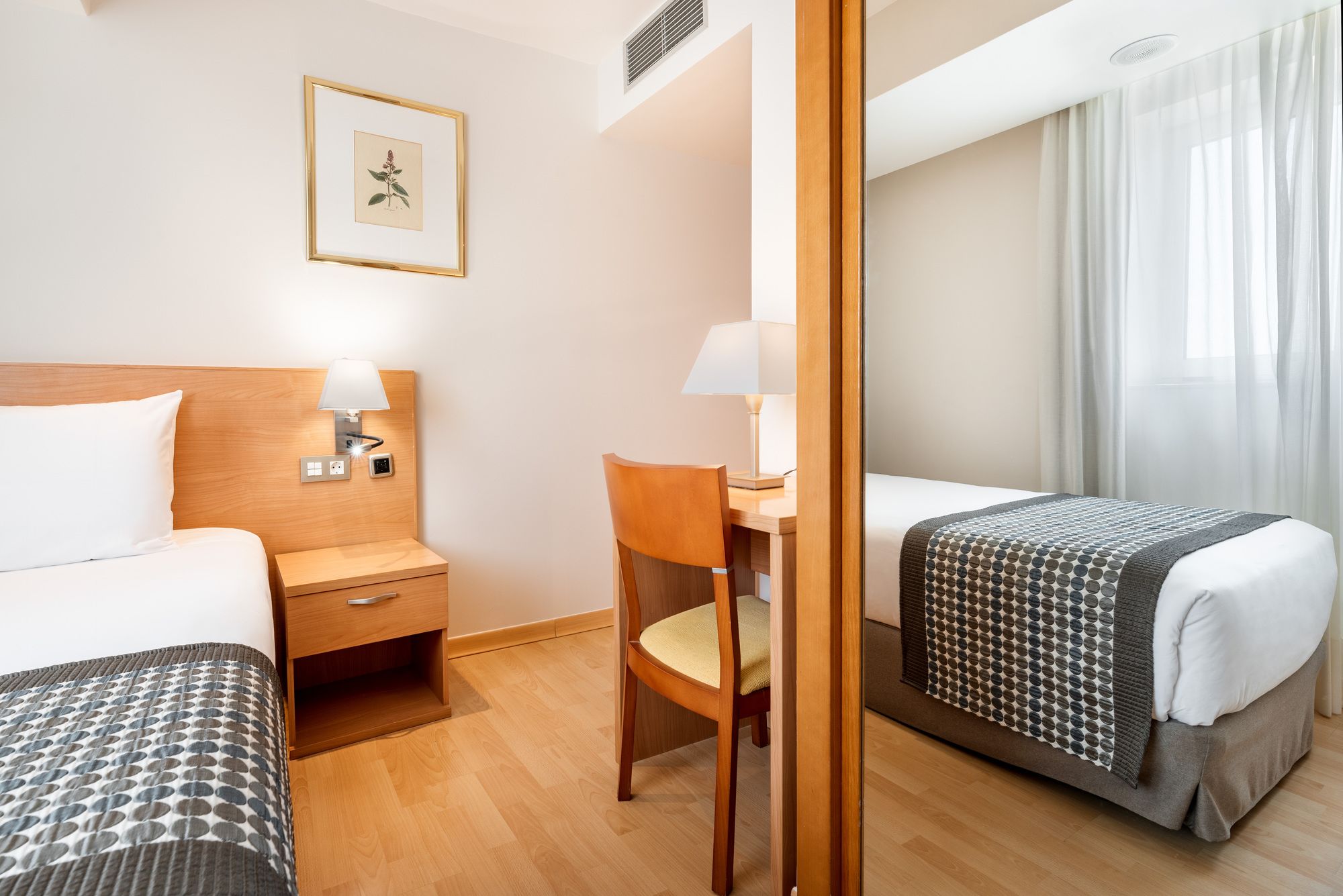 Hotel Exe Puerta De San Pedro
