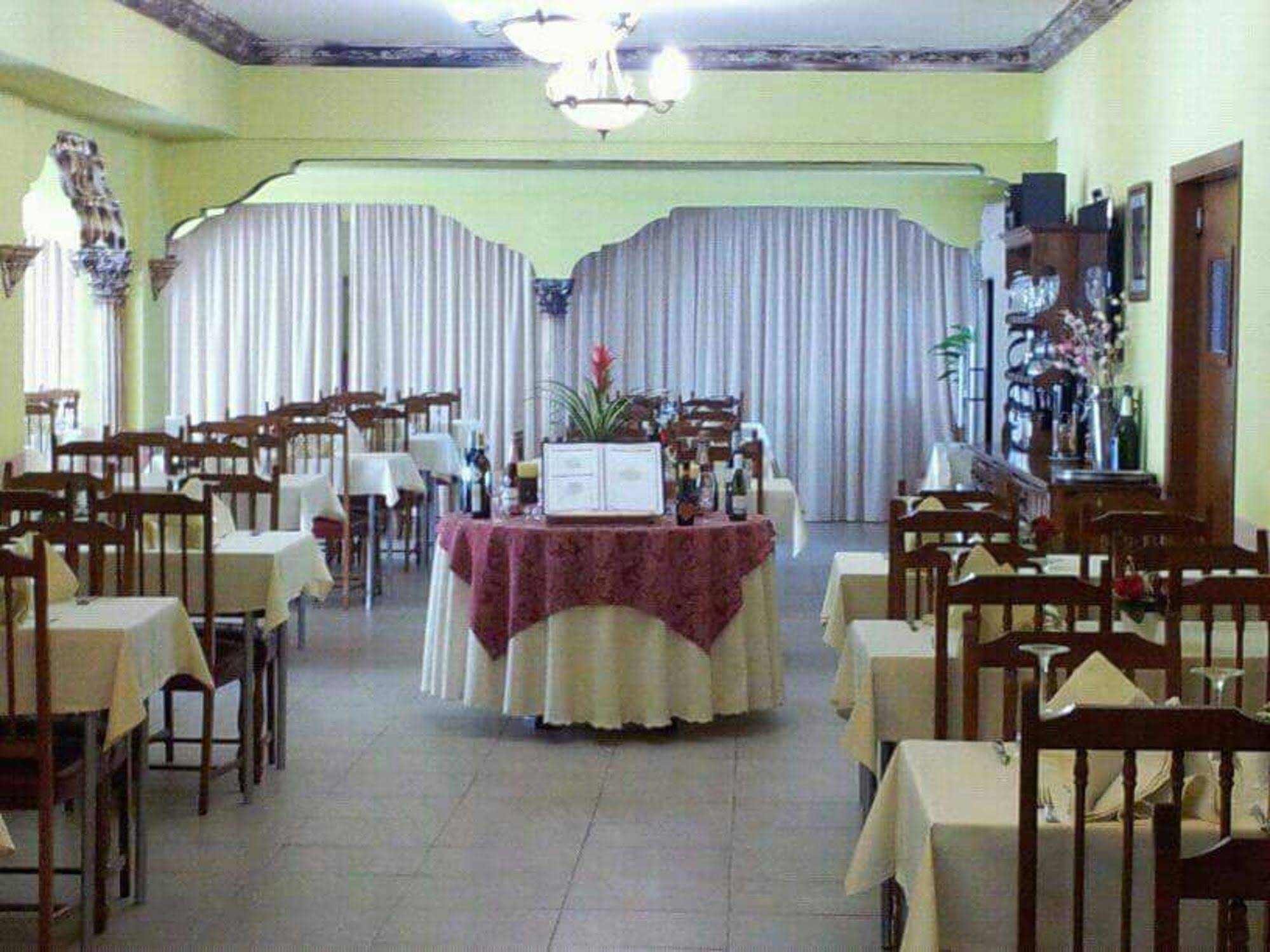 Hostal Restaurante Cobas