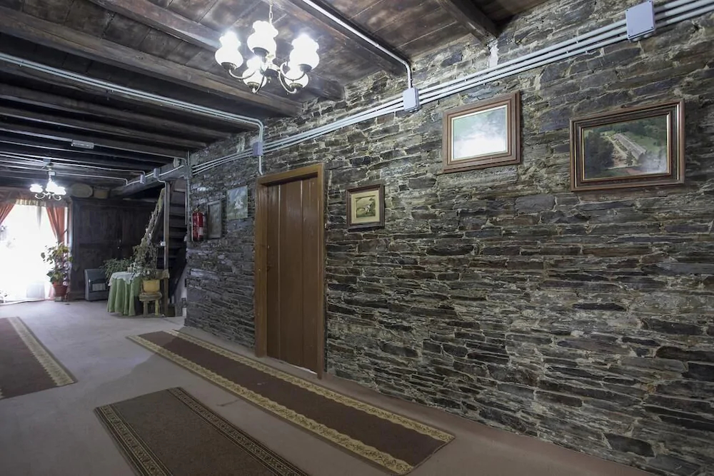 A Fonte Das Bodas Pension