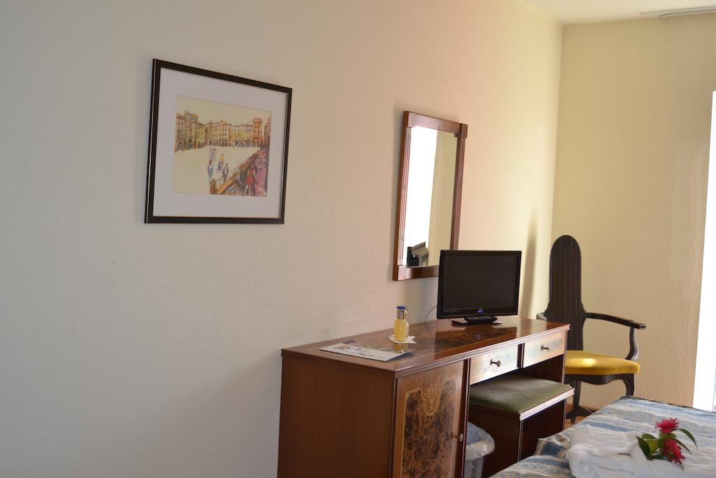 Duerming Villa De Sarria by Oca Hotels