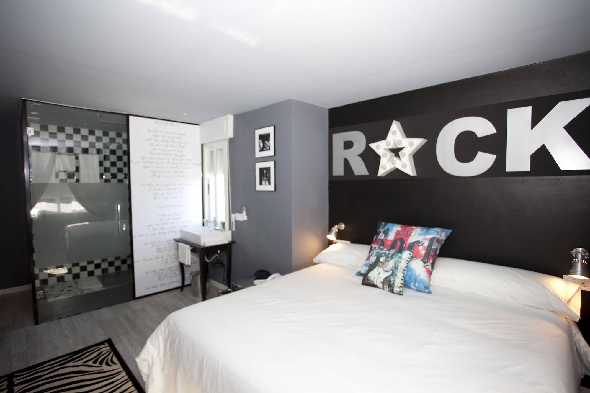Rock Star Hotel
