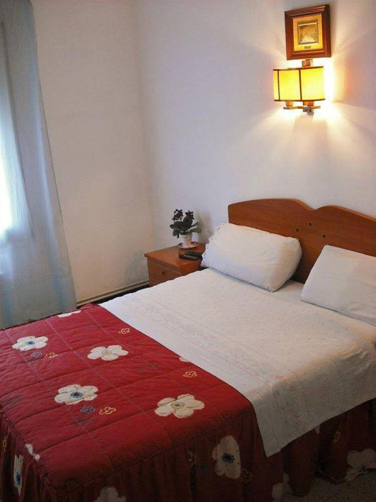 Hostal Cassà