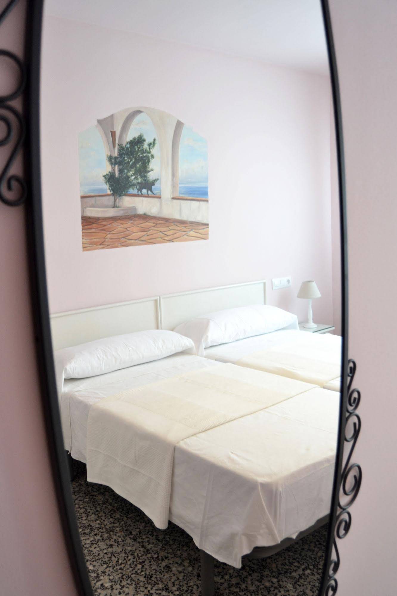 Hostal Isabel II