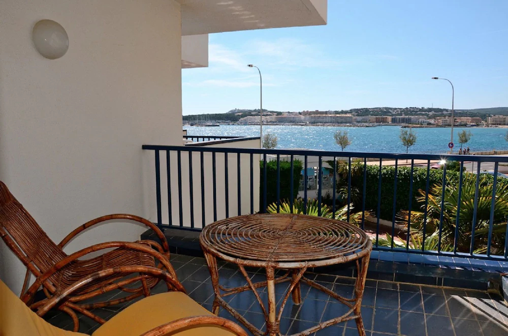 Apartamentos Passeig Del Mar
