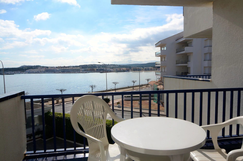 Apartamentos Passeig Del Mar