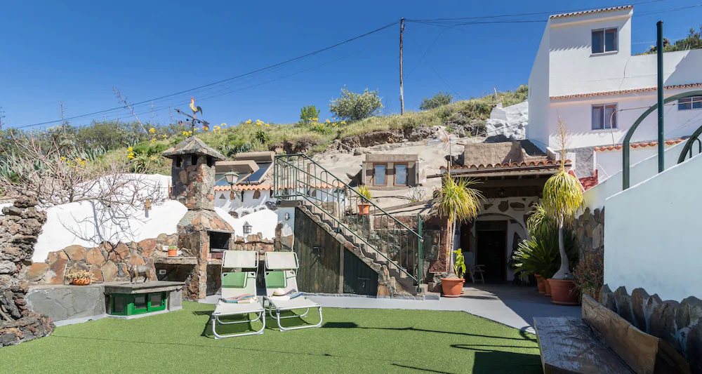 Casa Cueva Las Margaritas