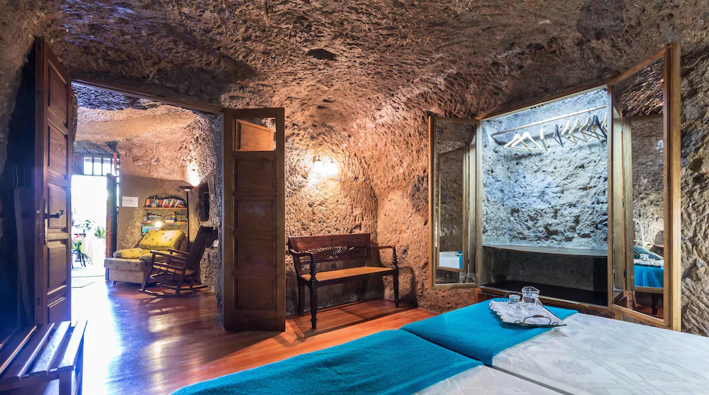 Casa Cueva Las Margaritas