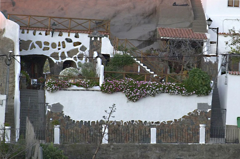 Casa Cueva Las Margaritas