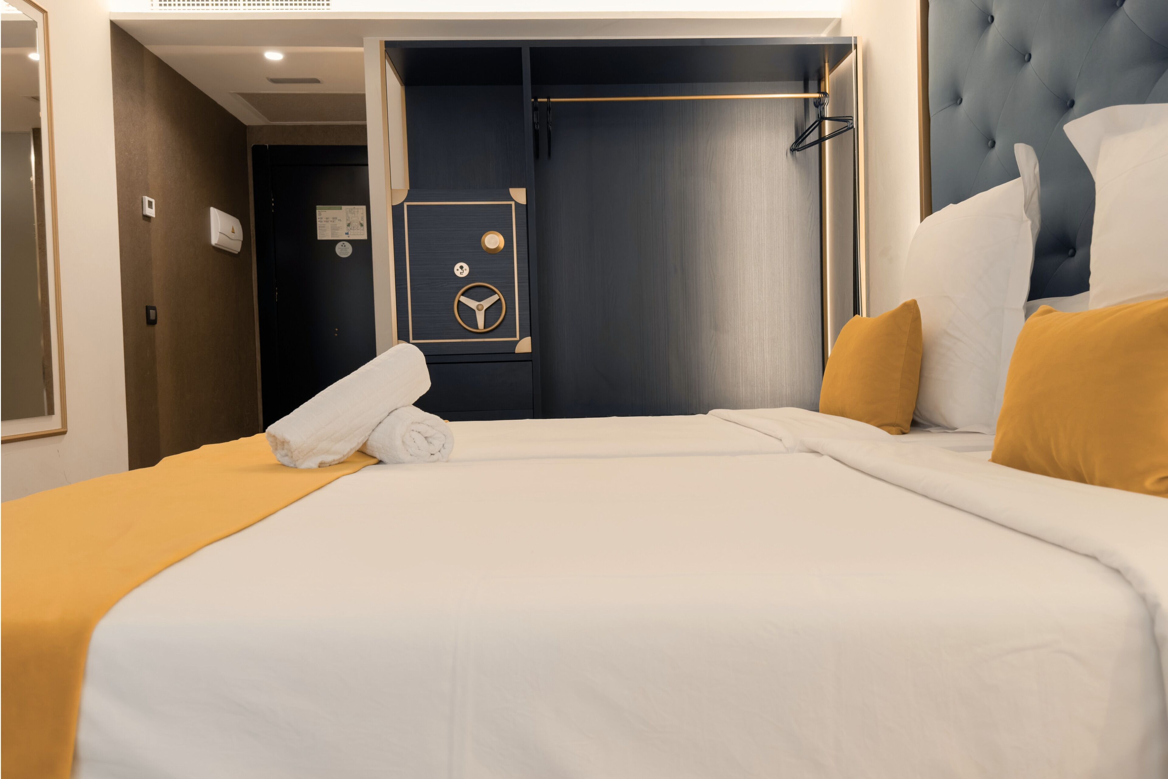 Design Plus BEX Hotel