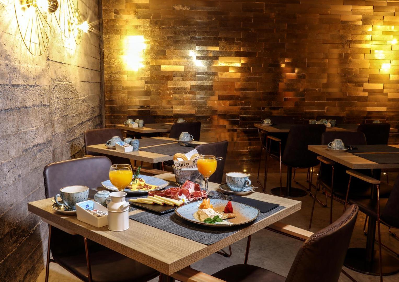 Design Plus BEX Hotel