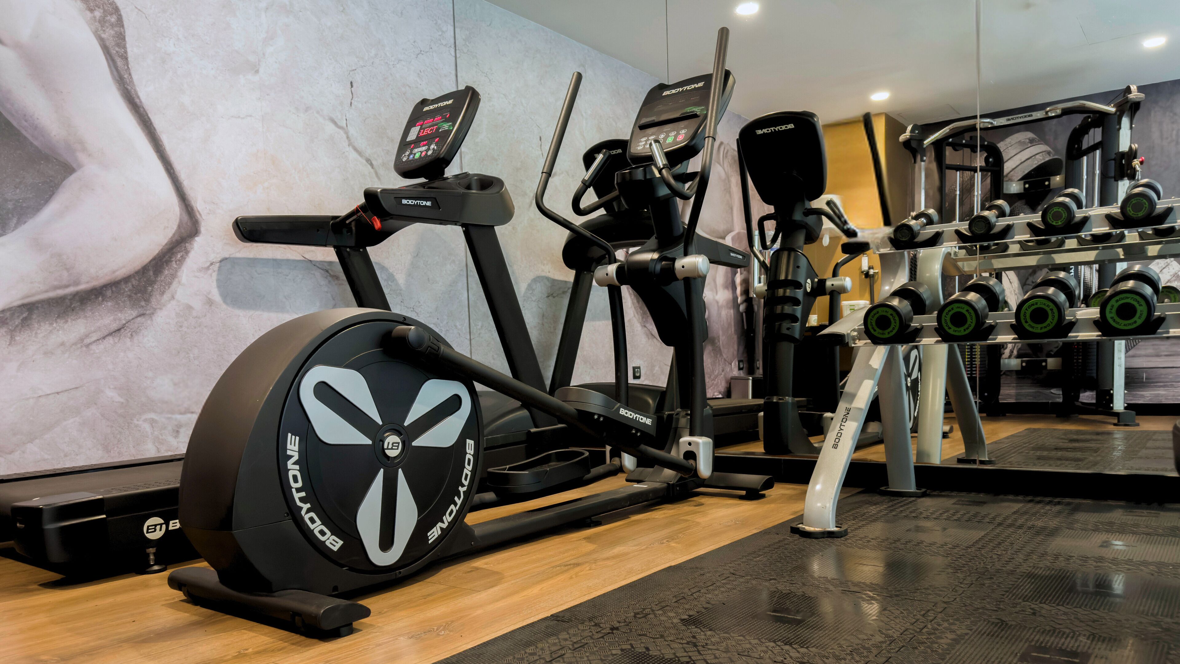 Design Plus BEX Hotel