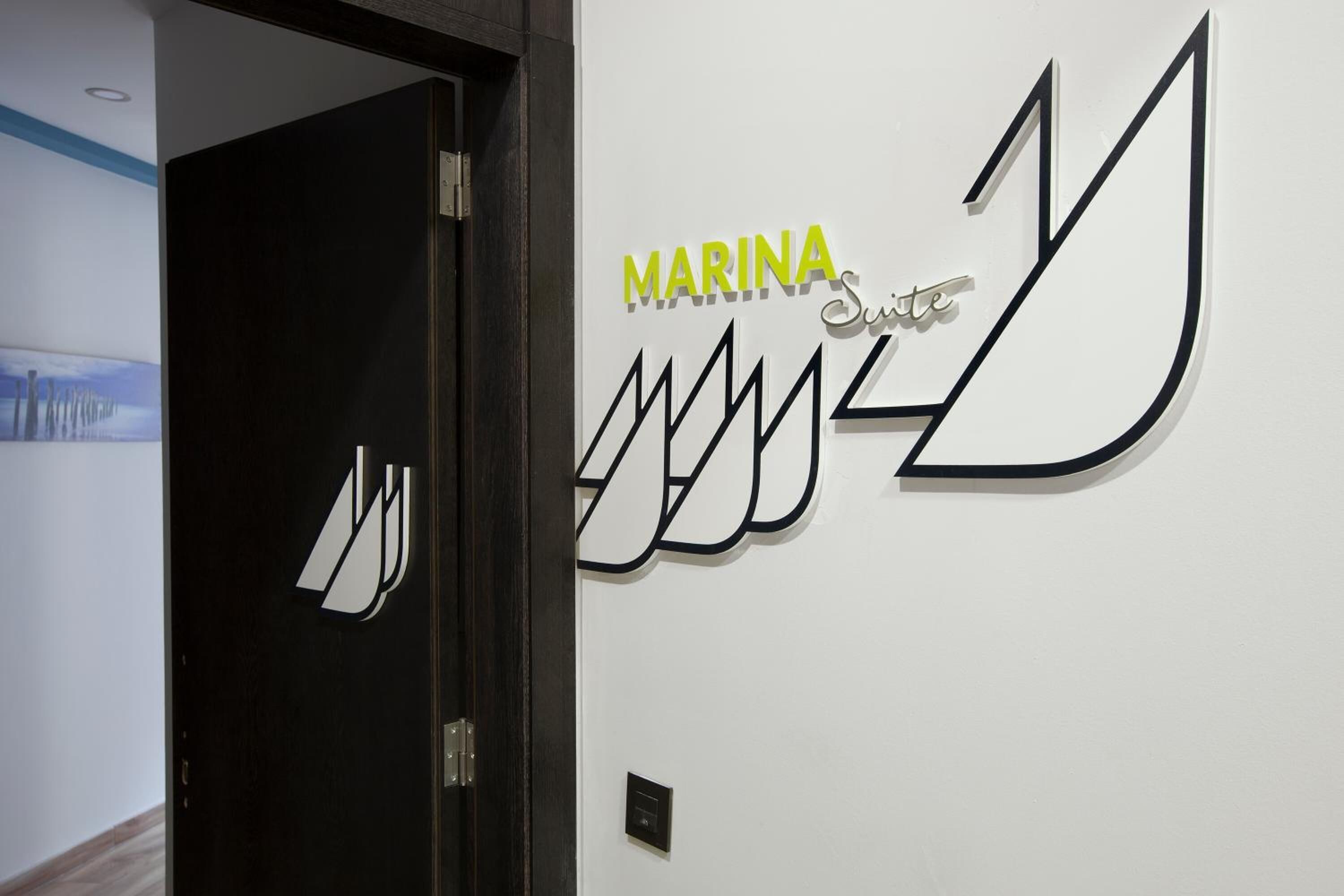 Gran Marina Suites