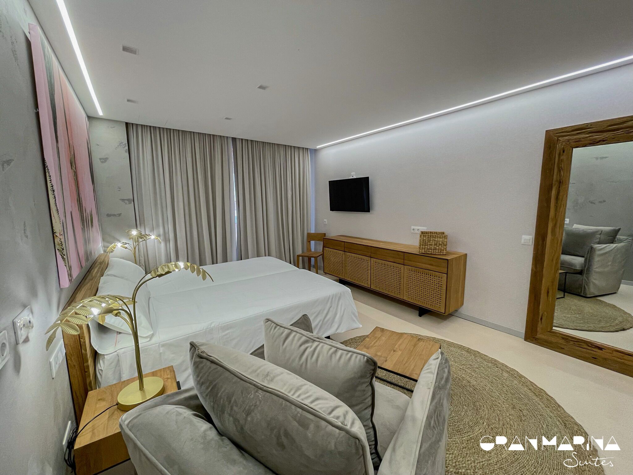 Gran Marina Suites