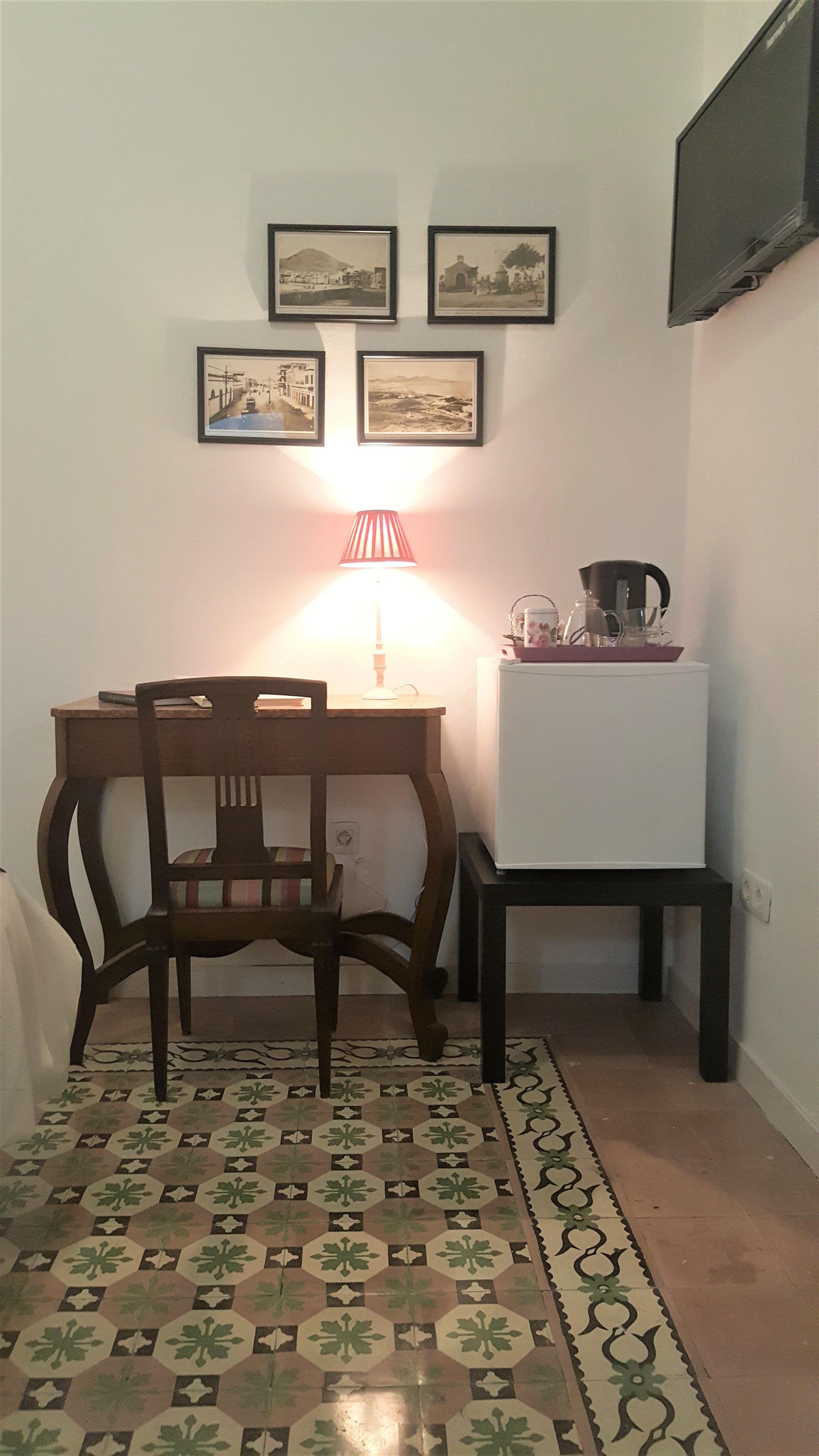 Los Canaritos Guest House