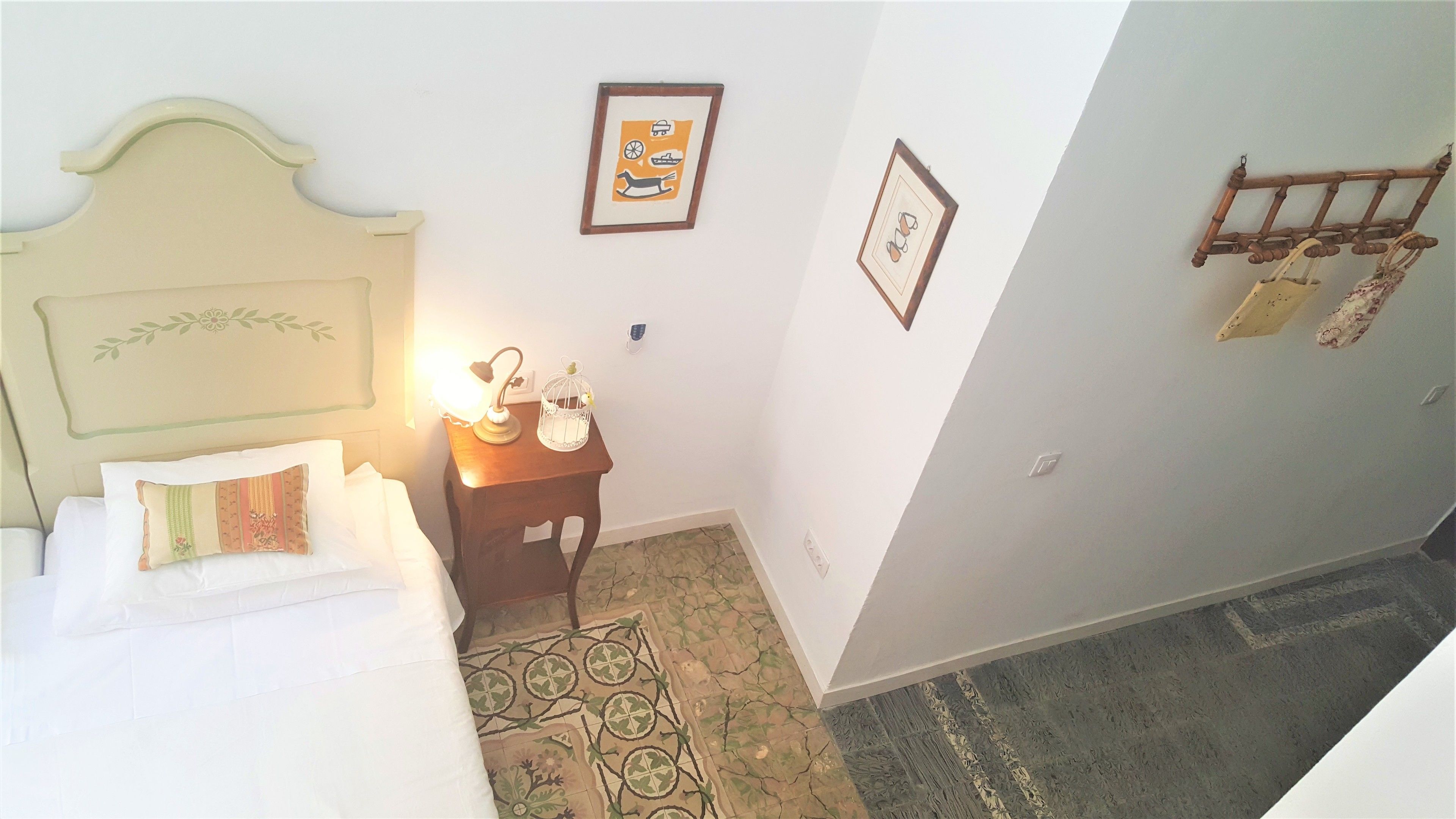 Los Canaritos Guest House