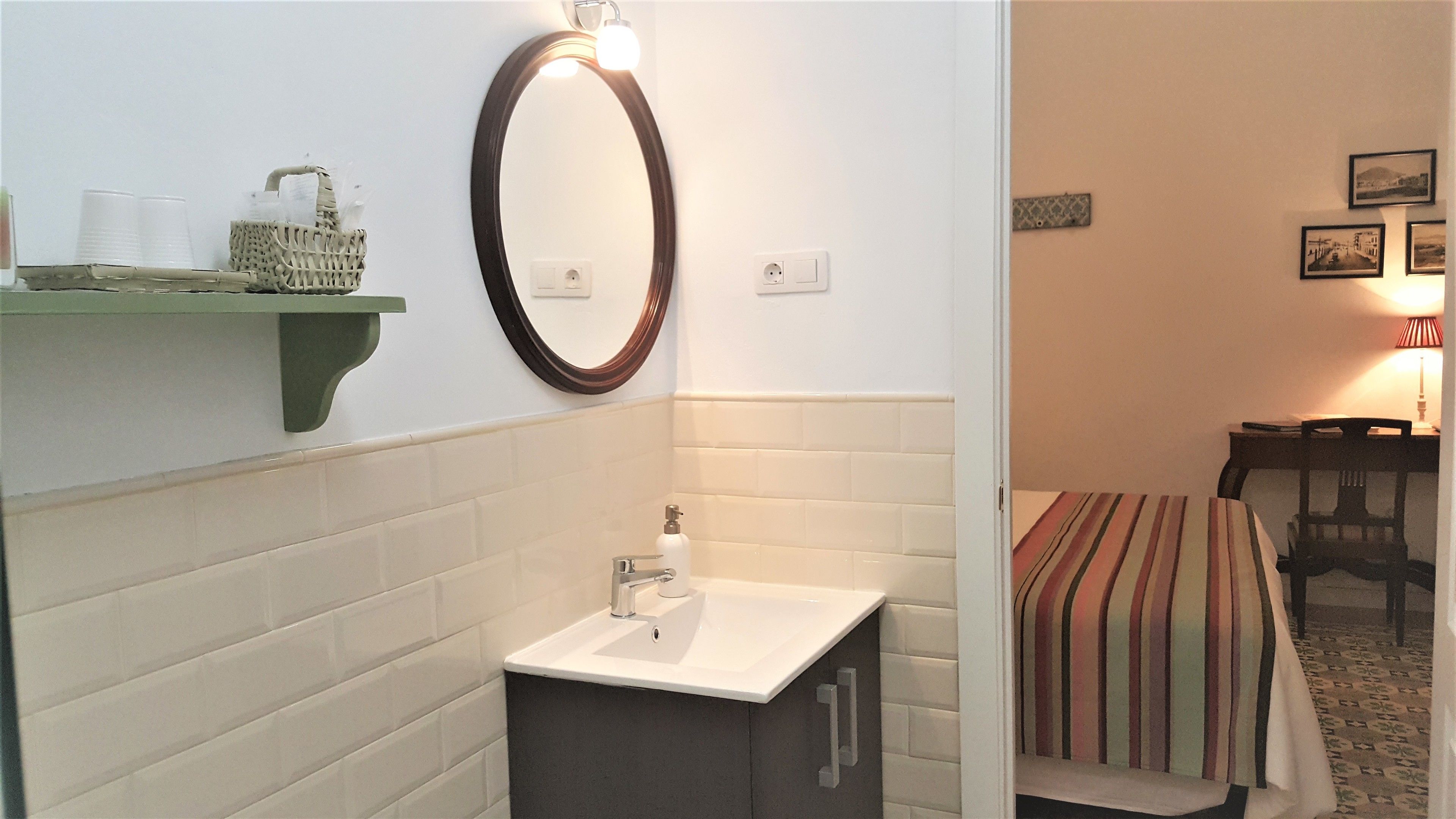 Los Canaritos Guest House