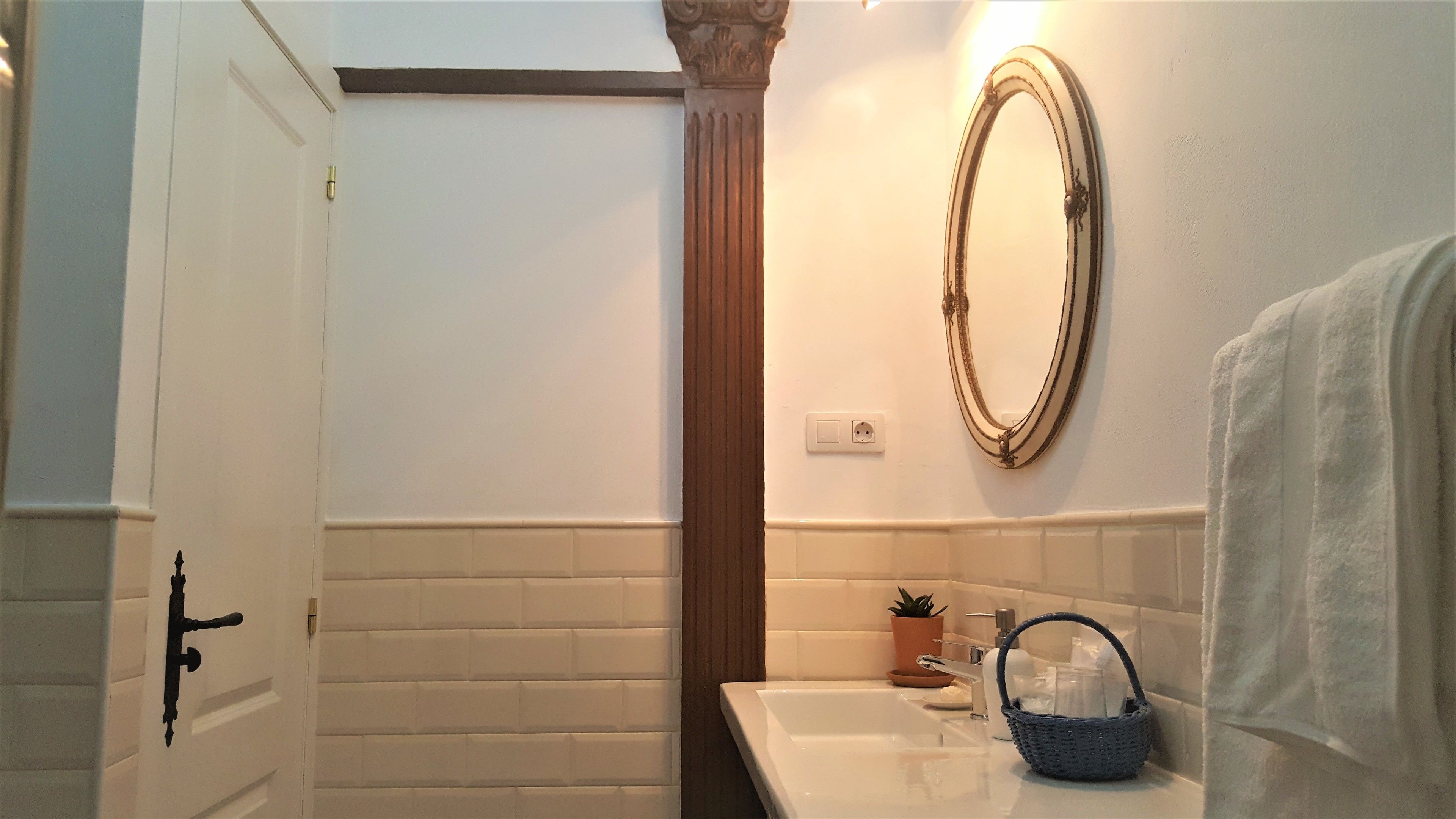 Los Canaritos Guest House