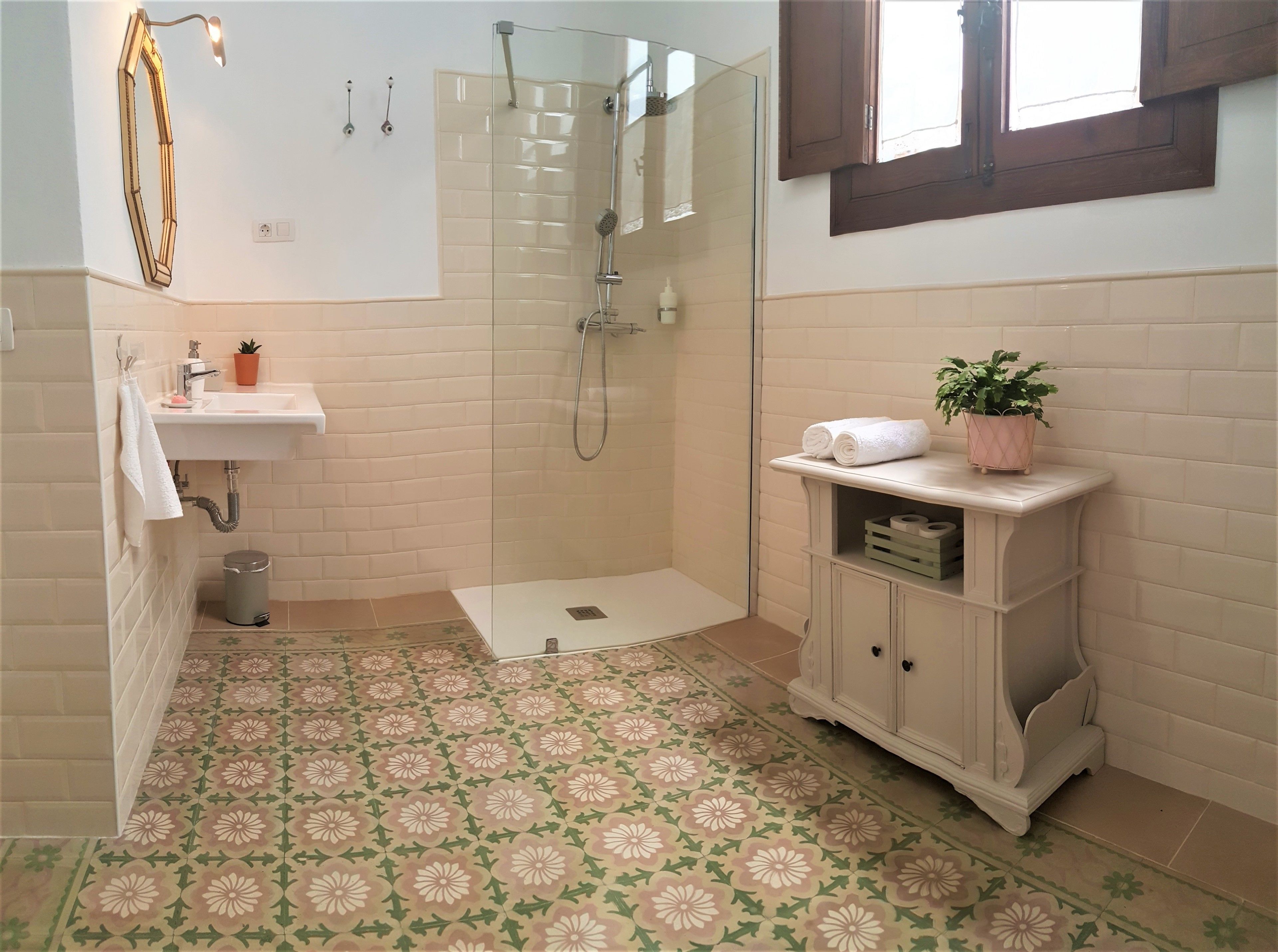 Los Canaritos Guest House