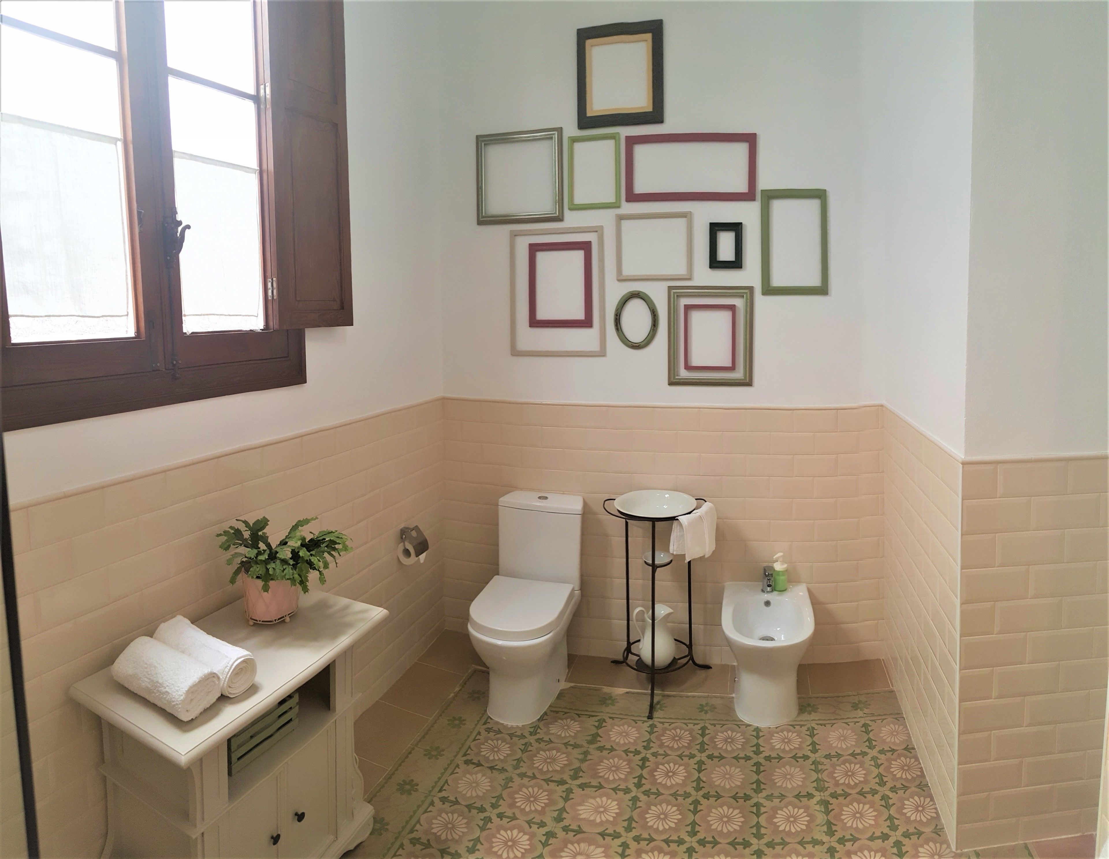 Los Canaritos Guest House