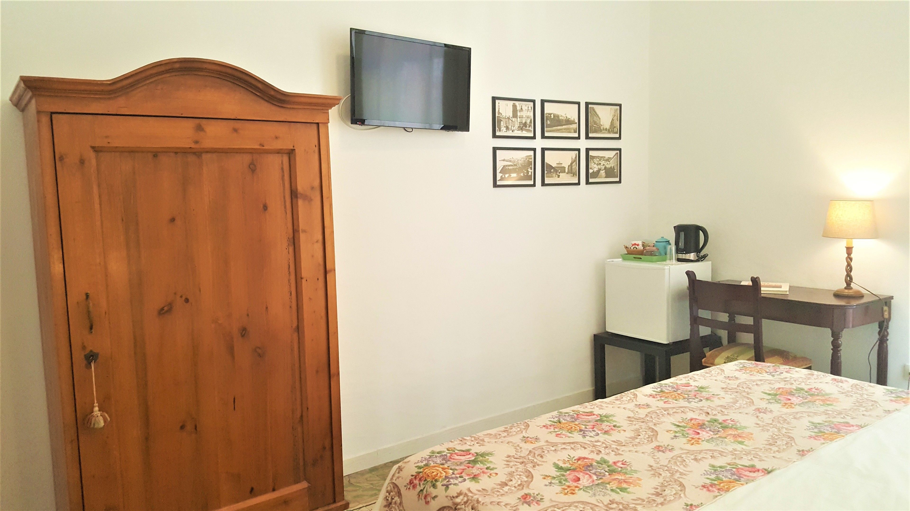 Los Canaritos Guest House