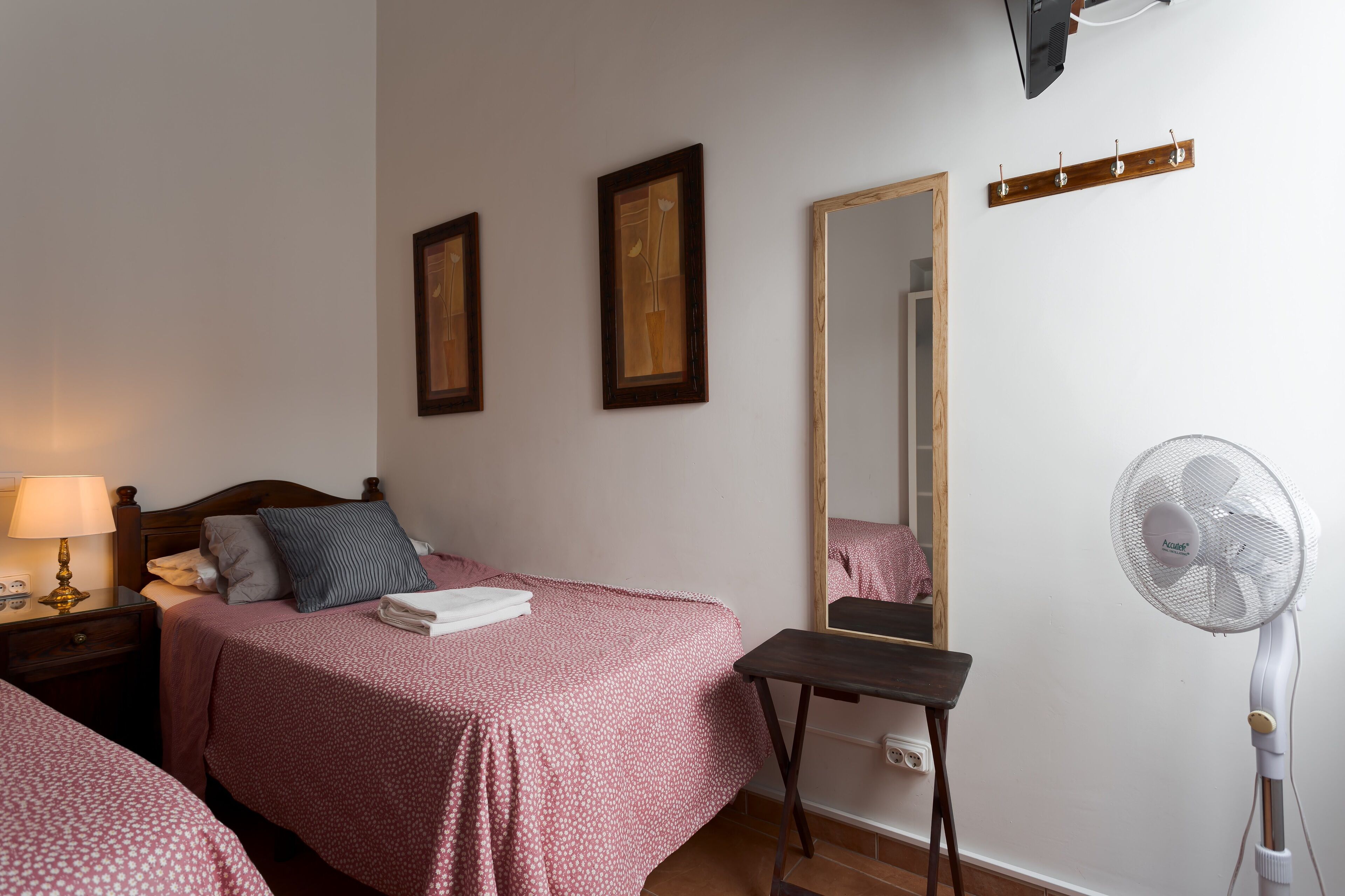 Santa Ana Suite & Rooms